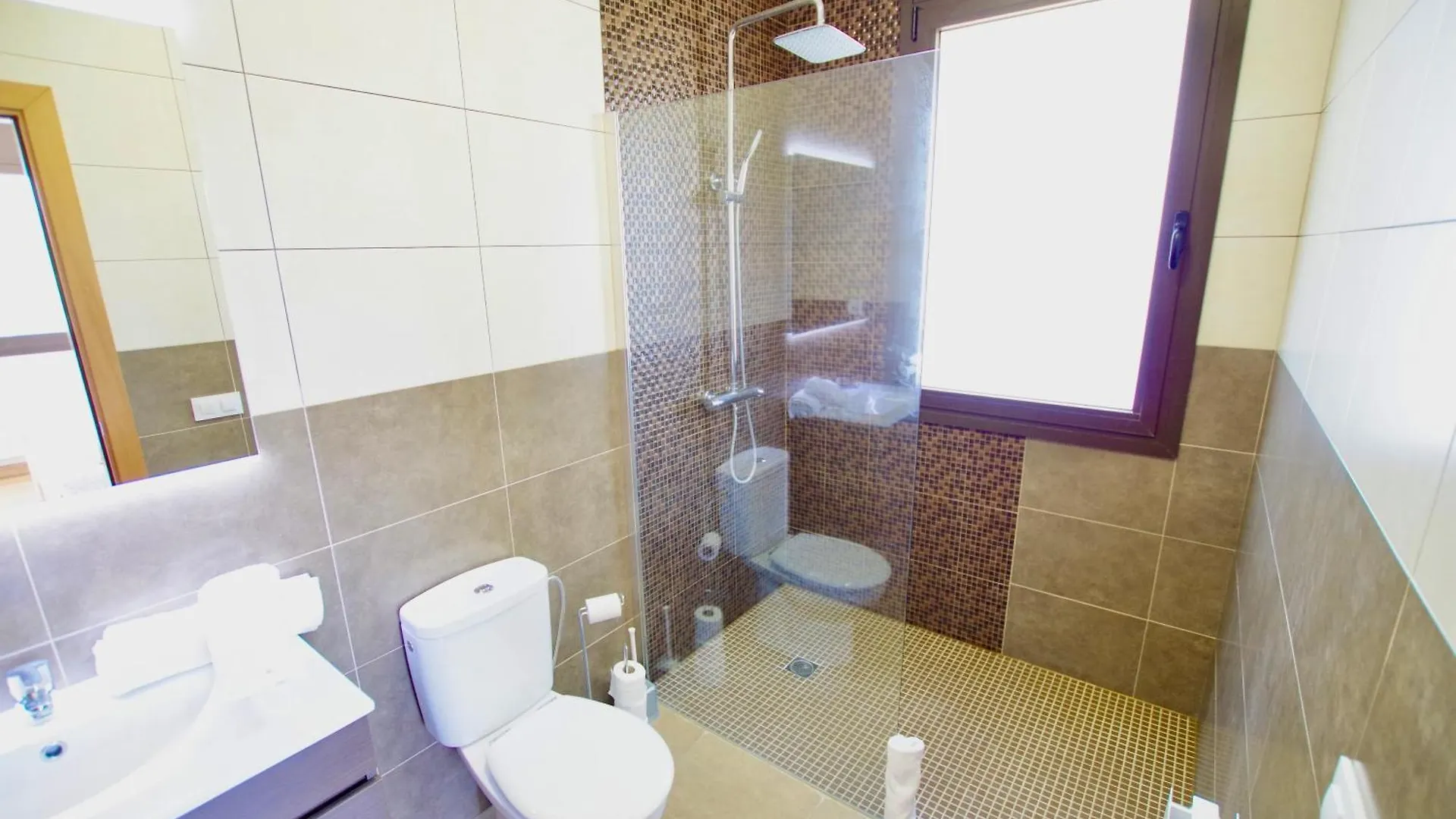 V&V Lloret- Villa Marie Luxury House With Air Conditioning Lloret de Mar 0*,  Hiszpania