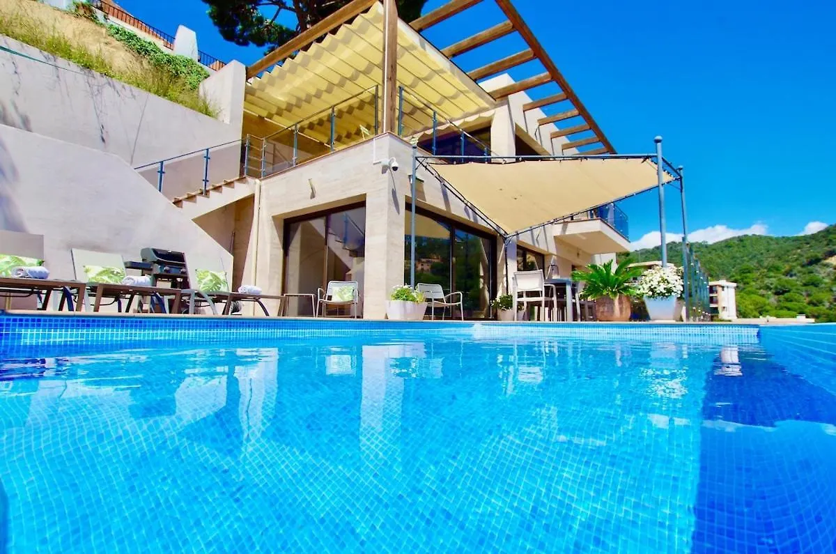 V&V Lloret- Villa Marie Luxury House With Air Conditioning location